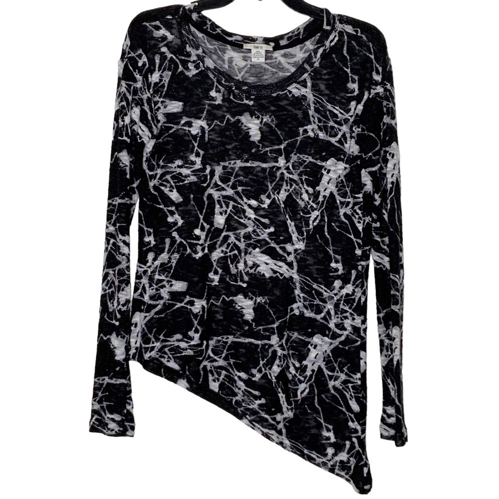 Bar lll black and white top with asymmetrical hem. Size S